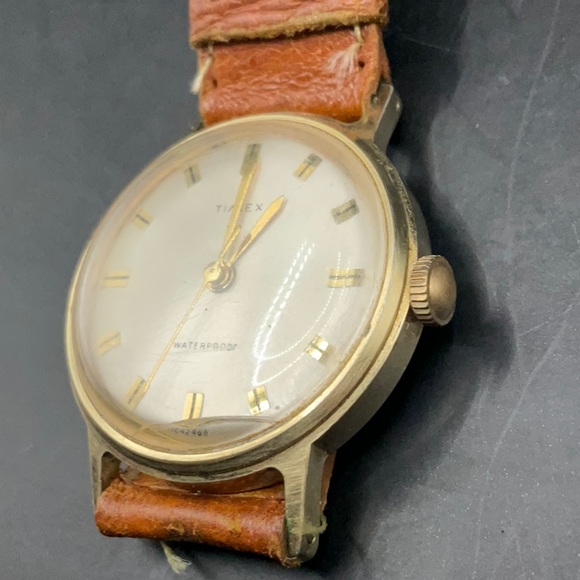 C556 mens 1968 Vintage Timex Sprite Manual Wind Gold Plated  Vintage 1968 TIMEX SPRITE Manual Wind- Waterproof -Yellow  FRANCE RUNS